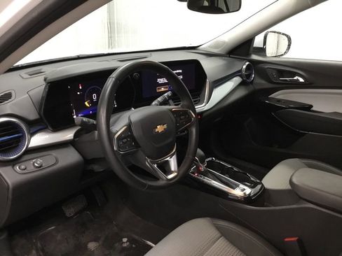 Used 2024 Chevrolet Trax LT w/ Driver Confidence Package image 10