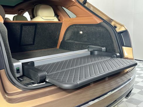 Certified 2017 Bentley Bentayga AWD/4WD image 29