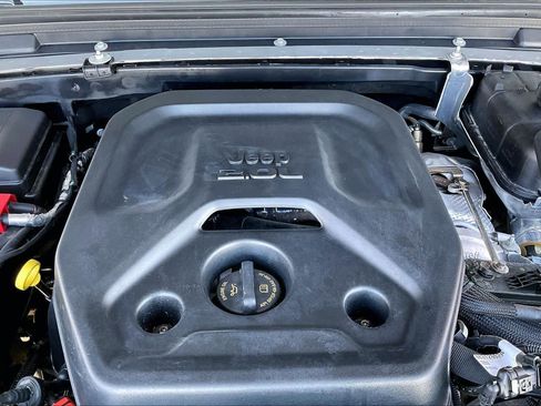 Used 2023 Jeep Wrangler Sport image 31