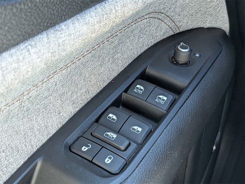 Used 2022 Jeep Compass Latitude w/ Sun and Sound Group image 23