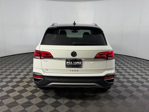 Used 2023 Volkswagen Taos SE w/ Panoramic Sunroof Package FWD image 10