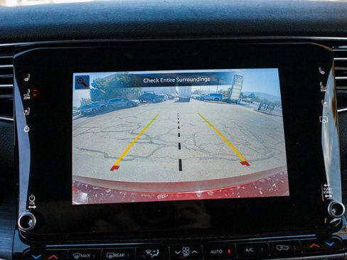 Used 2023 Jeep Wagoneer L Series II RWD image 21