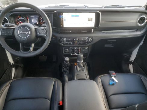 Used 2025 Jeep Gladiator Sport AWD/4WD image 22