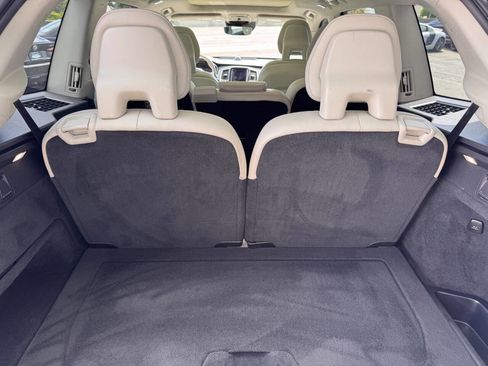 Used 2016 Volvo XC90 T6 Momentum w/ Momentum Plus Package AWD/4WD image 4