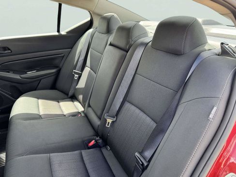 Used 2024 Nissan Altima 2.5 SV FWD image 39