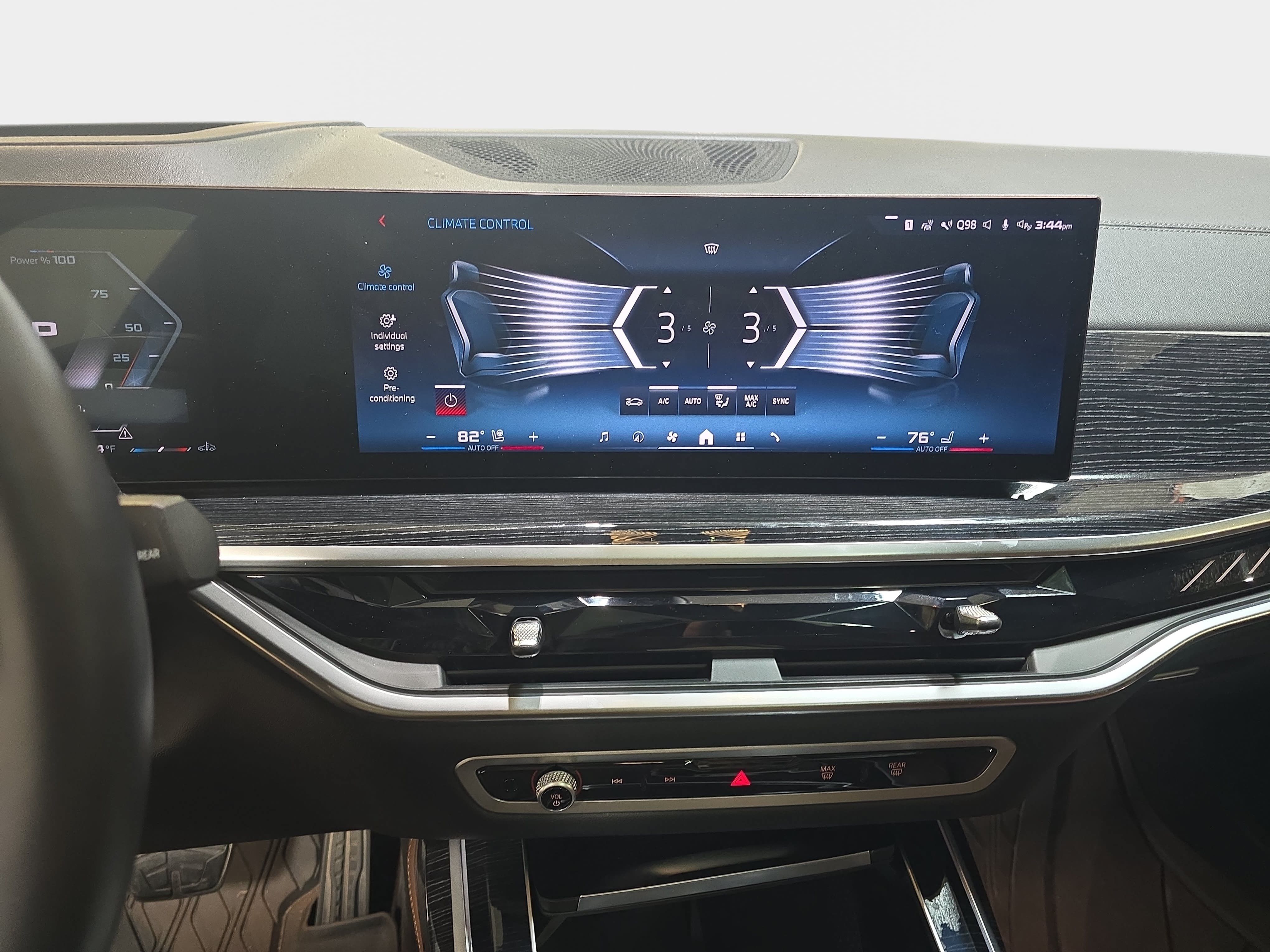 Used 2024 BMW X7 M60i w/ Climate Comfort Package AWD/4WD image 21
