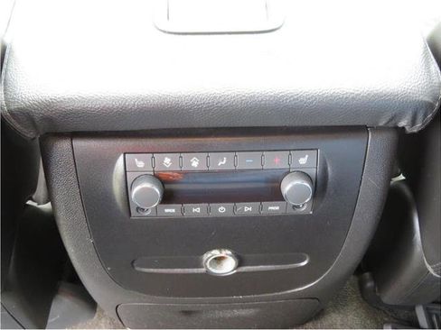 Used 2007 Chevrolet Suburban LTZ w/ LTZ Preferred Equipment Group image 10