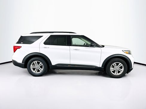 Used 2023 Ford Explorer XLT w/ Equipment Group 202A image 10