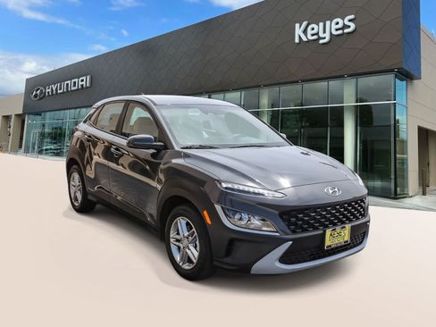Certified 2023 Hyundai Kona SE FWD image 3
