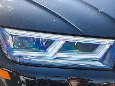 Used 2020 Audi SQ5 Premium Plus w/ Premium Plus Package image 16