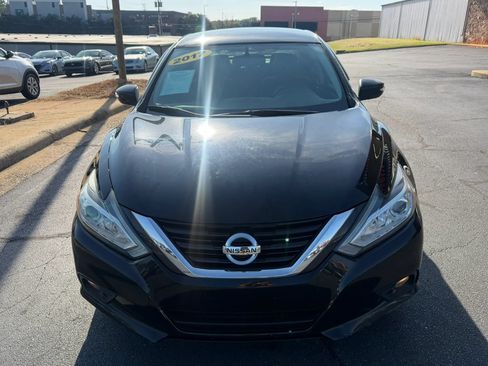 Used 2017 Nissan Altima 2.5 SL FWD image 2