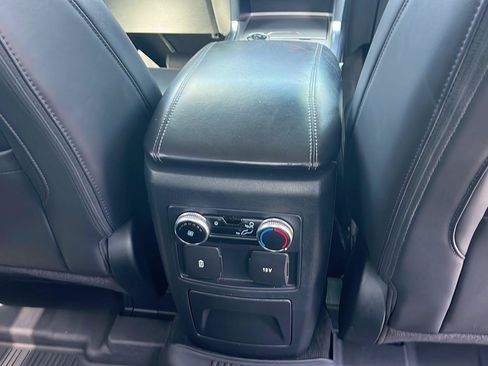 Used 2023 Ford Explorer XLT w/ Equipment Group 202A AWD/4WD image 31