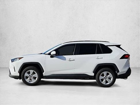 Used 2021 Toyota RAV4 XLE w/ Convenience Package FWD image 7