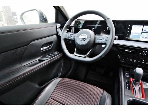 New 2025 Nissan Kicks SR w/ Illumination Package image 8