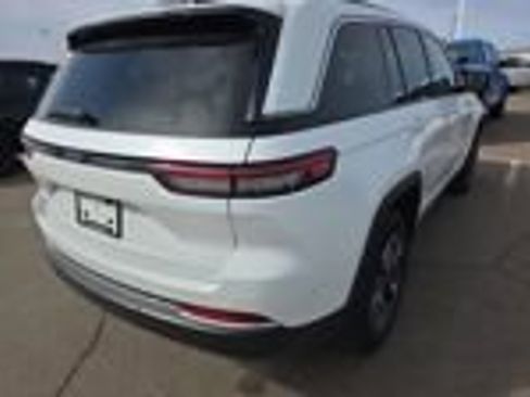 Used 2022 Jeep Grand Cherokee Limited 4xe image 3