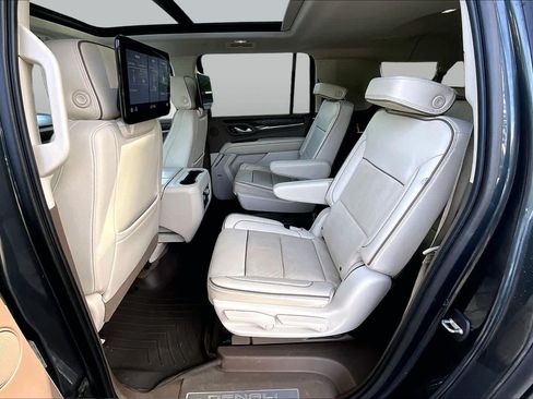 Used 2021 GMC Yukon XL Denali w/ Denali Premium Package AWD/4WD image 21