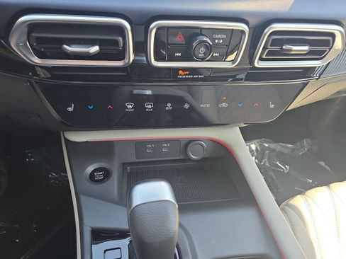 New 2026 Nissan Sentra SL w/ Floor Mat Package FWD image 23
