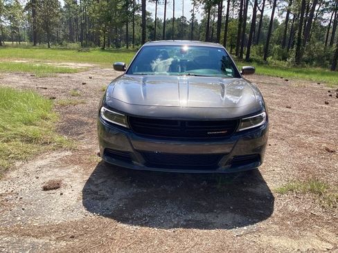 Used 2022 Dodge Charger SXT image 2