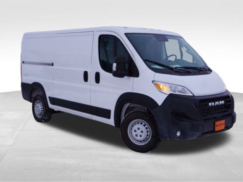 Used 2025 RAM ProMaster 2500 w/ Convenience Group image 1