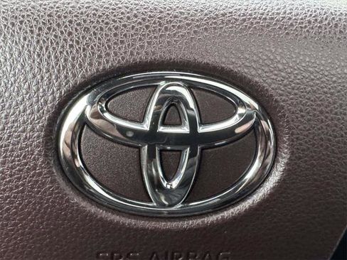 Used 2023 Toyota Sienna Platinum image 30