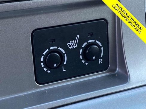 Used 2011 Toyota Highlander SE image 30