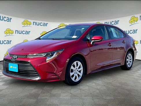 Used 2023 Toyota Corolla LE image 3