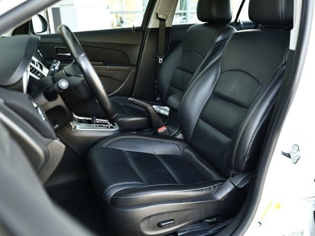 Used 2015 Chevrolet Cruze LT FWD image 19