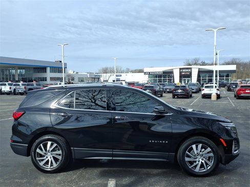 Used 2023 Chevrolet Equinox Premier image 8