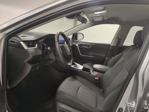 Used 2025 Toyota RAV4 XLE image 10