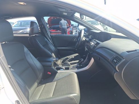 Used 2017 Honda Accord Sport image 15