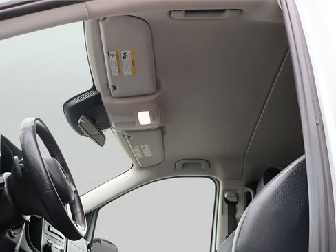 Used 2023 Mercedes-Benz Metris Passenger image 36