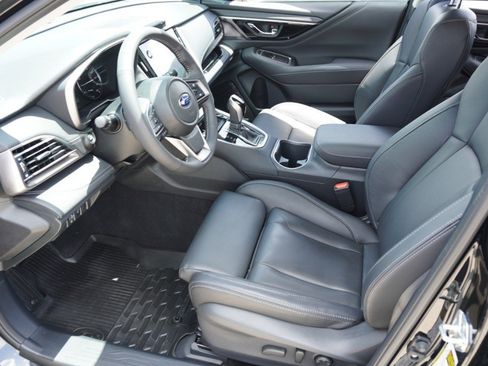 Used 2025 Subaru Outback Touring XT AWD/4WD image 13