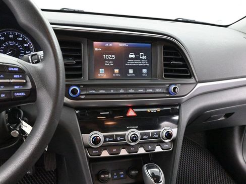 Used 2020 Hyundai Elantra SEL w/ Cargo Package (C1) FWD image 17