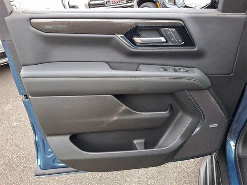 New 2026 GMC Yukon XL Elevation image 9