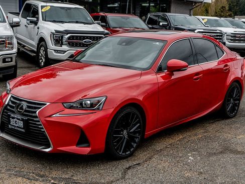 Used 2017 Lexus IS 300 AWD image 4