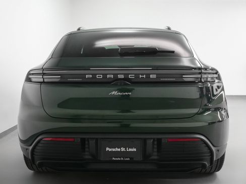Used 2025 Porsche Macan Electric image 9