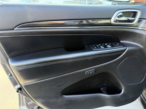 Certified 2021 Jeep Grand Cherokee Limited image 13