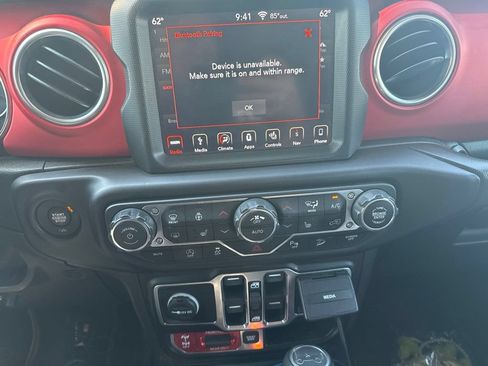Used 2019 Jeep Wrangler Unlimited Rubicon AWD/4WD image 9