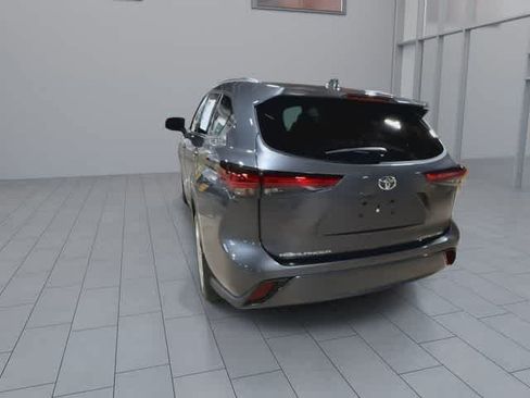 Used 2023 Toyota Highlander Limited AWD/4WD image 7