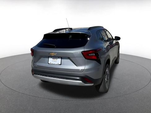 Used 2025 Chevrolet Trax LT image 14
