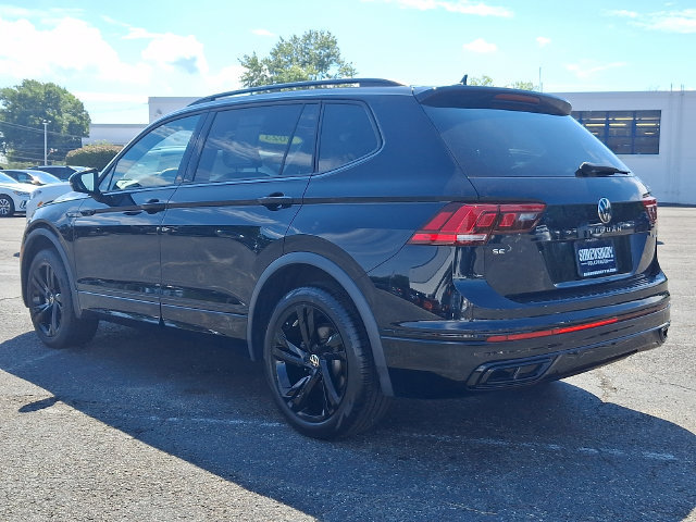 Used 2023 Volkswagen Tiguan SE R-Line AWD/4WD image 4