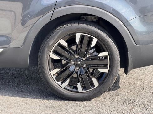 Used 2024 Kia Telluride SX FWD image 3
