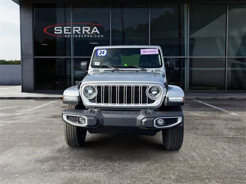 Used 2024 Jeep Wrangler Sahara image 8