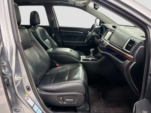 Used 2016 Toyota Highlander Limited Platinum AWD/4WD image 30