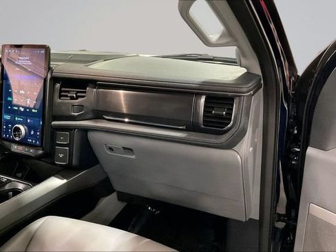 Used 2025 Ford F150 Lightning Flash AWD/4WD image 17