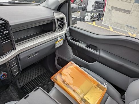 New 2025 Ford F550 4x4 Regular Cab Super Duty image 23