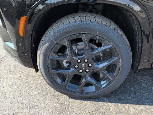 New 2026 Chevrolet Traverse RS w/ LPO, Floor Liner Package image 3