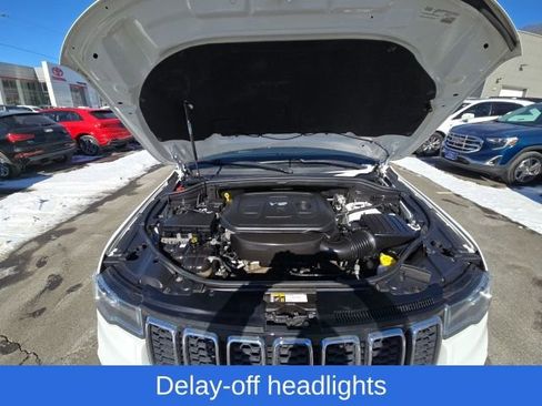 Used 2019 Jeep Grand Cherokee Laredo image 16