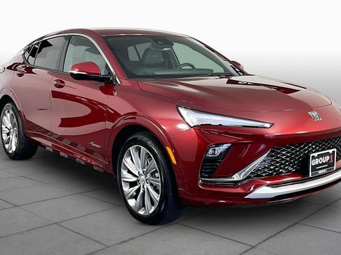 Certified 2025 Buick Envista Avenir FWD image 3