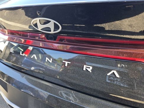 Used 2024 Hyundai Elantra SEL FWD image 9